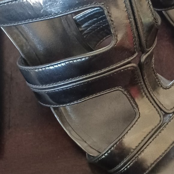 Tory Burch silver/platinum Gladiator heels - Picture 2 of 3